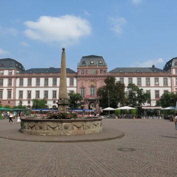 Marktplatz und Residenzschloss Darmstadt