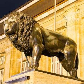 Löwe vor dem Landesmuseum